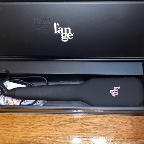 I’ange Le Vite ceramic straightening brush. NIB/In box. Never used. - Picture 3 of 7